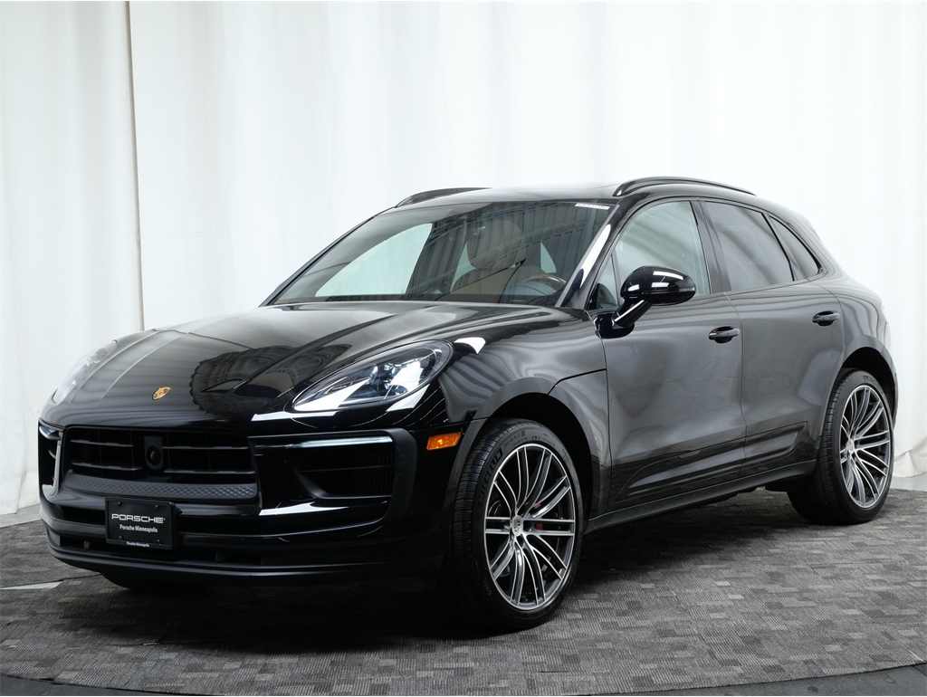 2024 Porsche Macan S's photo