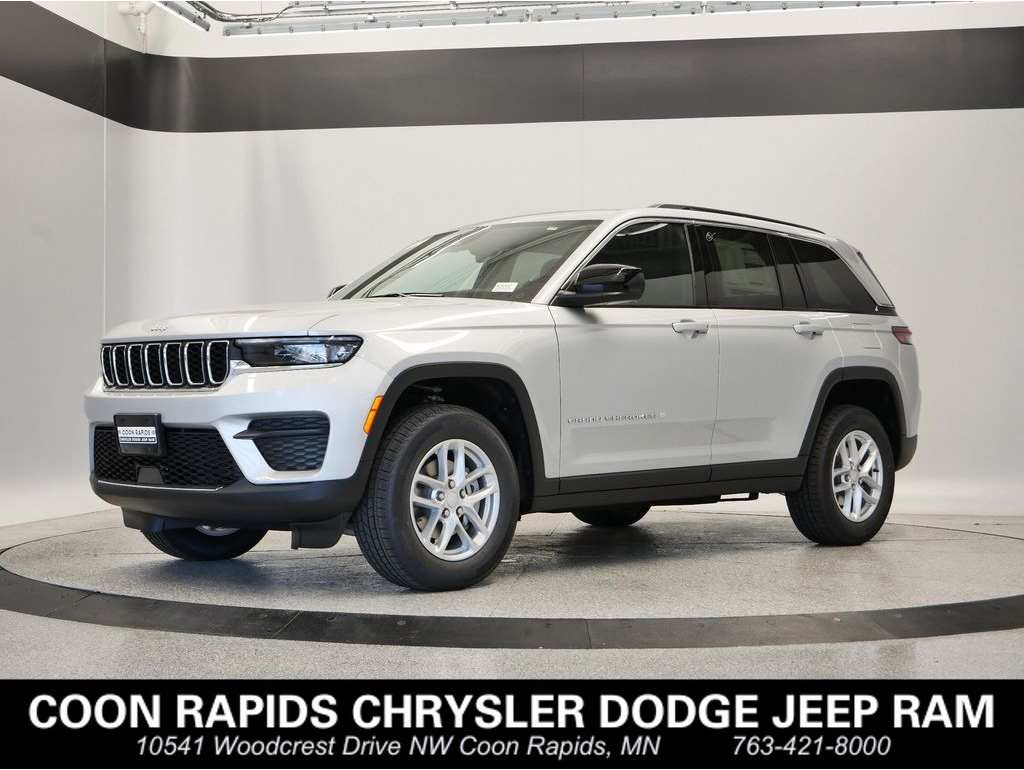2025 Jeep Grand Cherokee Laredo's photo