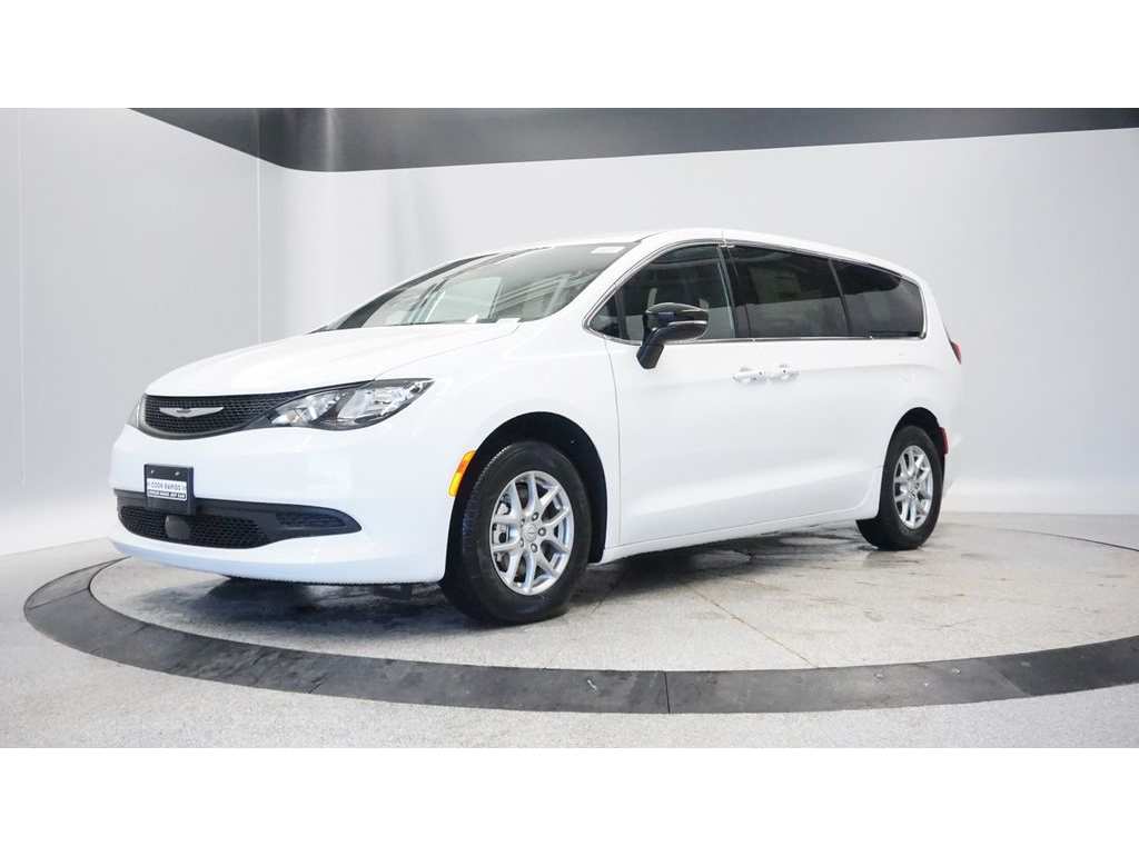 2026 Chrysler Voyager LX's photo