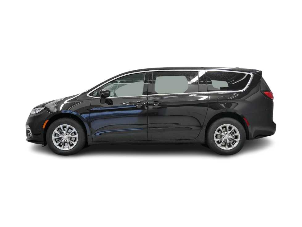 Thumbnail: 2026 Chrysler Pacifica - 1