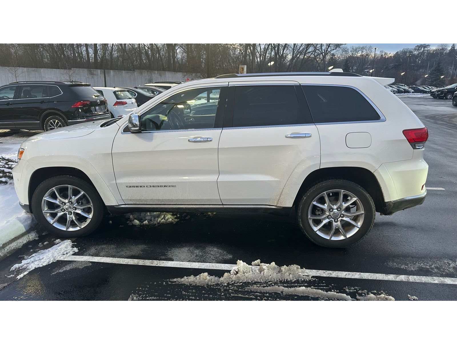 2016 Jeep Grand Cherokee Summit's photo
