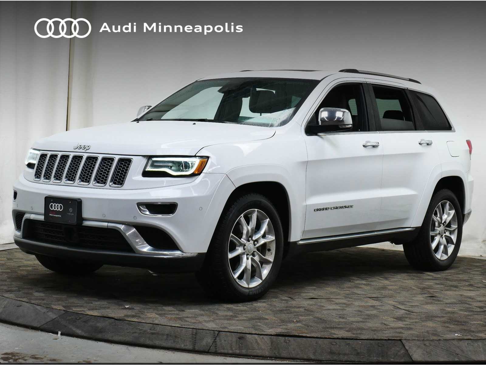 2016 Jeep Grand Cherokee Summit's photo