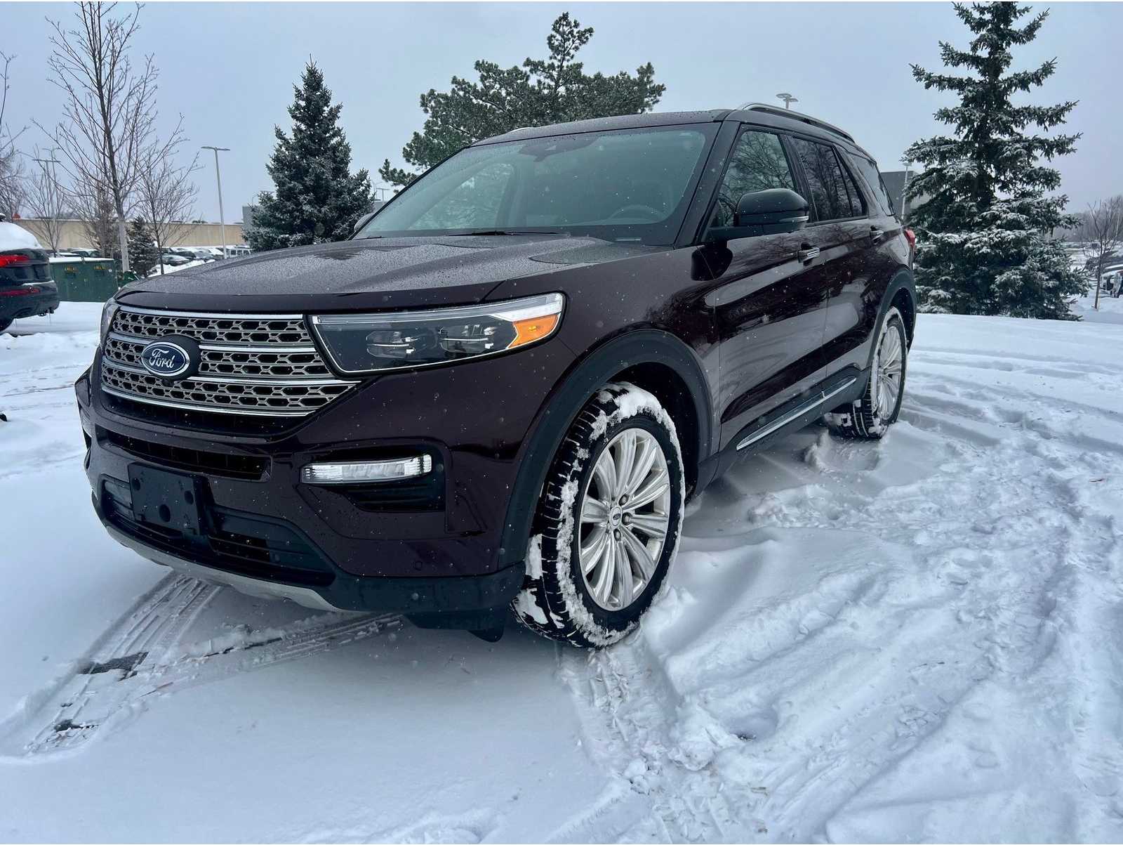 2022 Ford Explorer Limited's photo