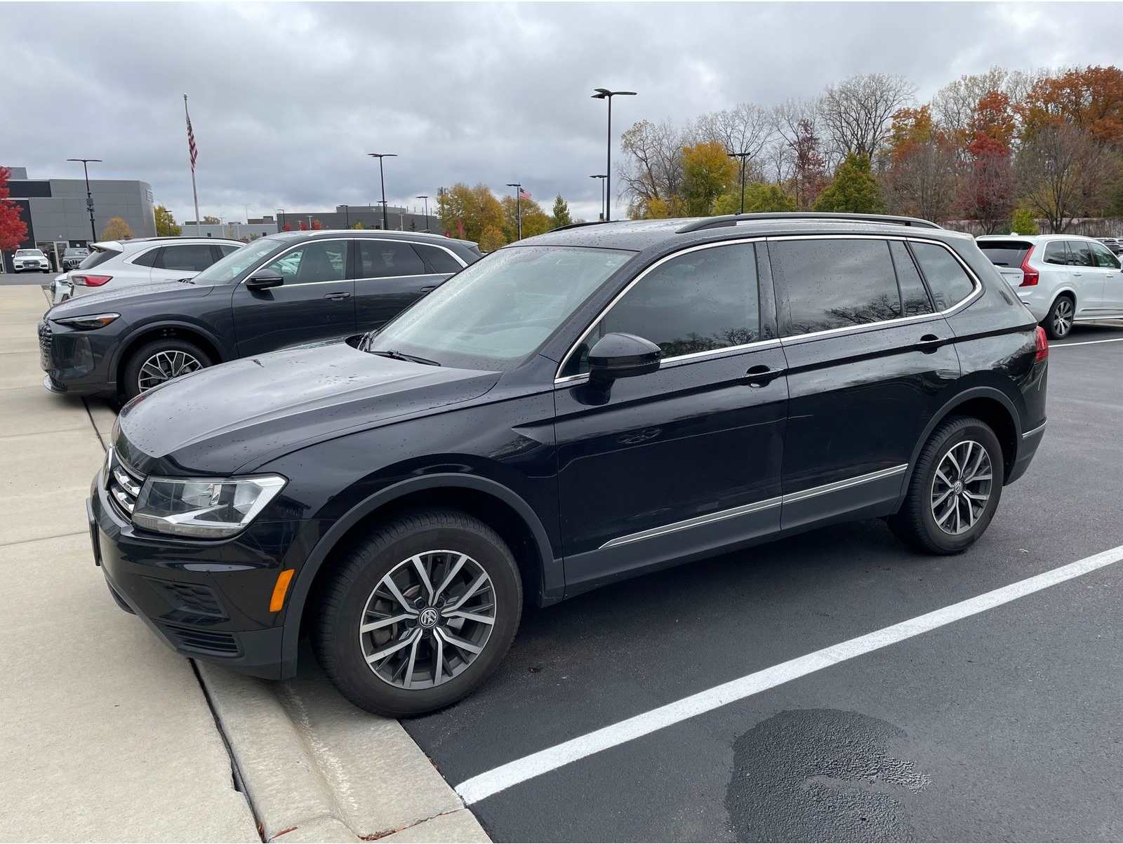2020 Volkswagen Tiguan SE's photo