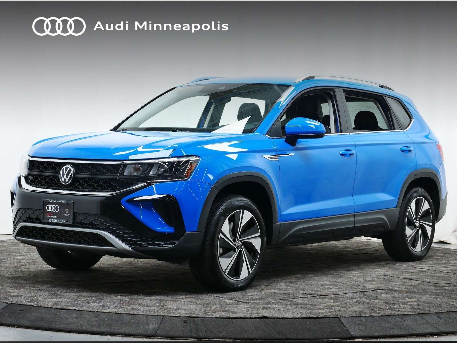 2023 Volkswagen Taos SE's photo