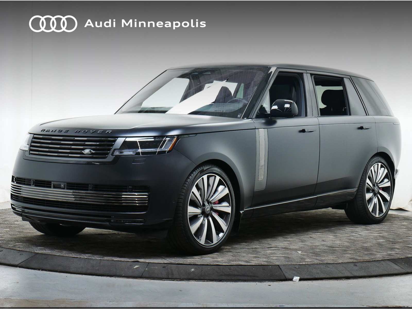 2023 Land Rover Range Rover SV's photo