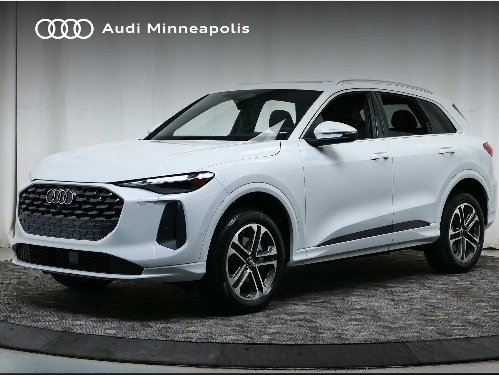 2025 Audi New Q5 Premium's photo