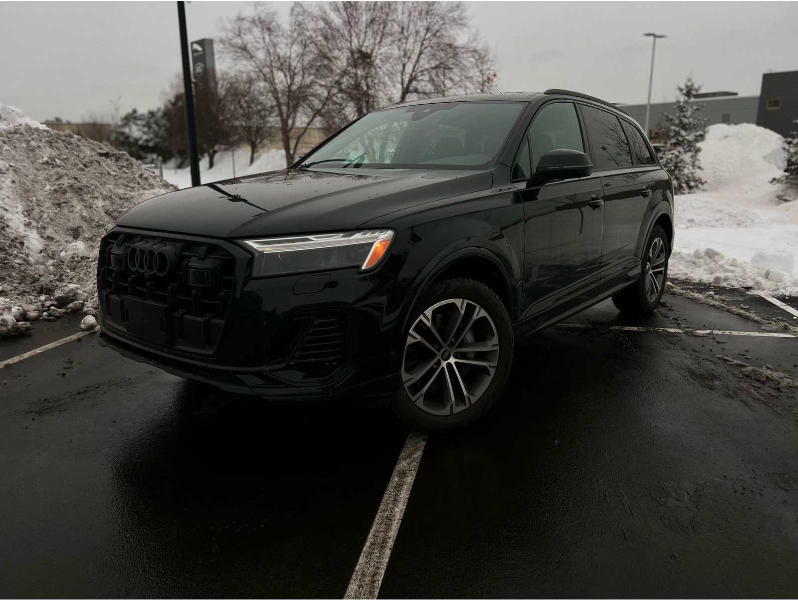 2025 Audi Q7 Premium's photo