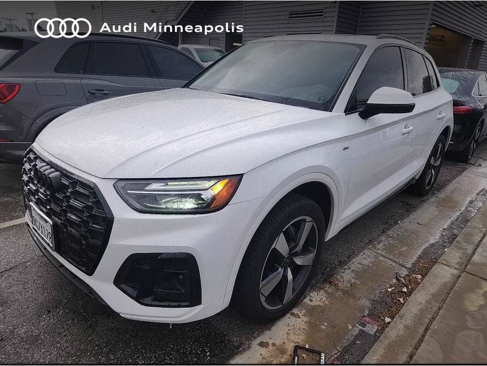 2023 Audi Q5 Premium Plus's photo