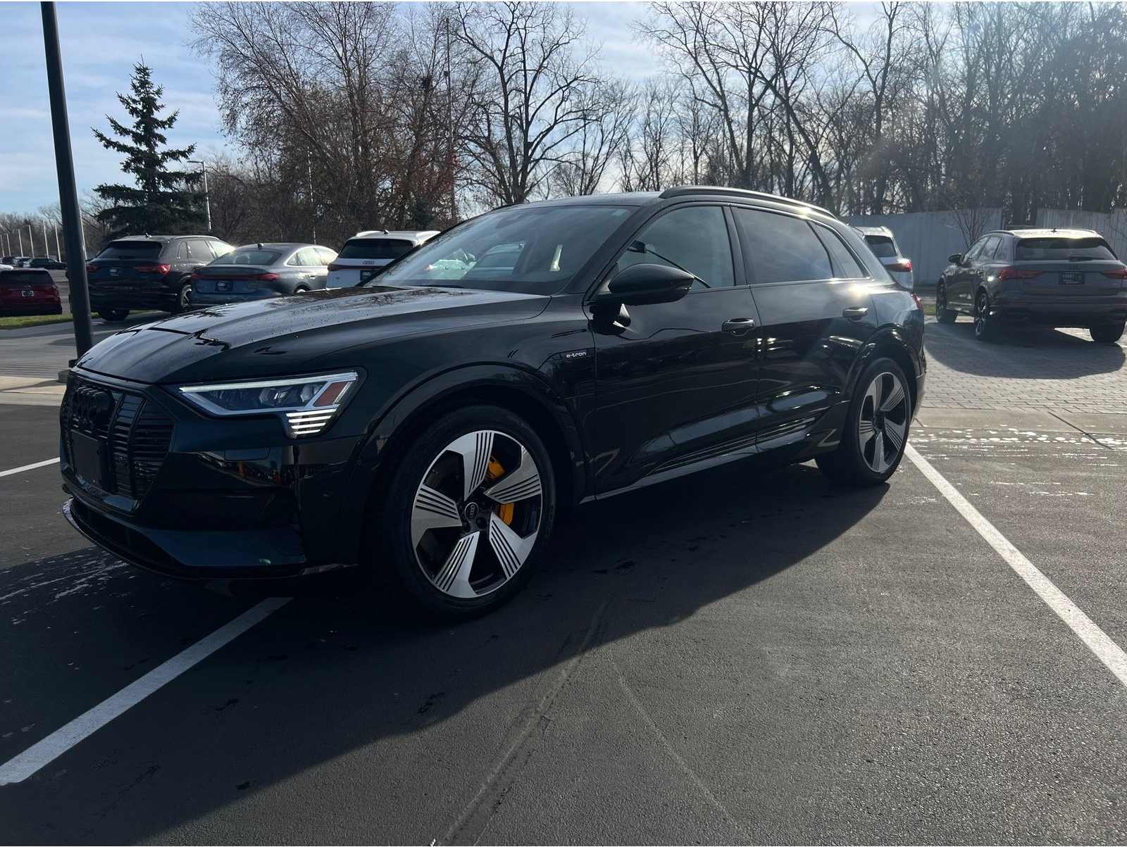 2023 Audi e-tron Premium Plus's photo