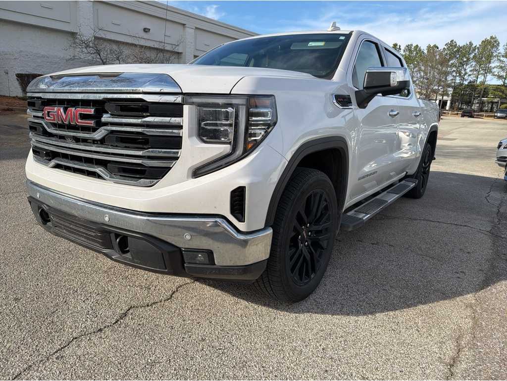 2024 GMC Sierra SLT's photo