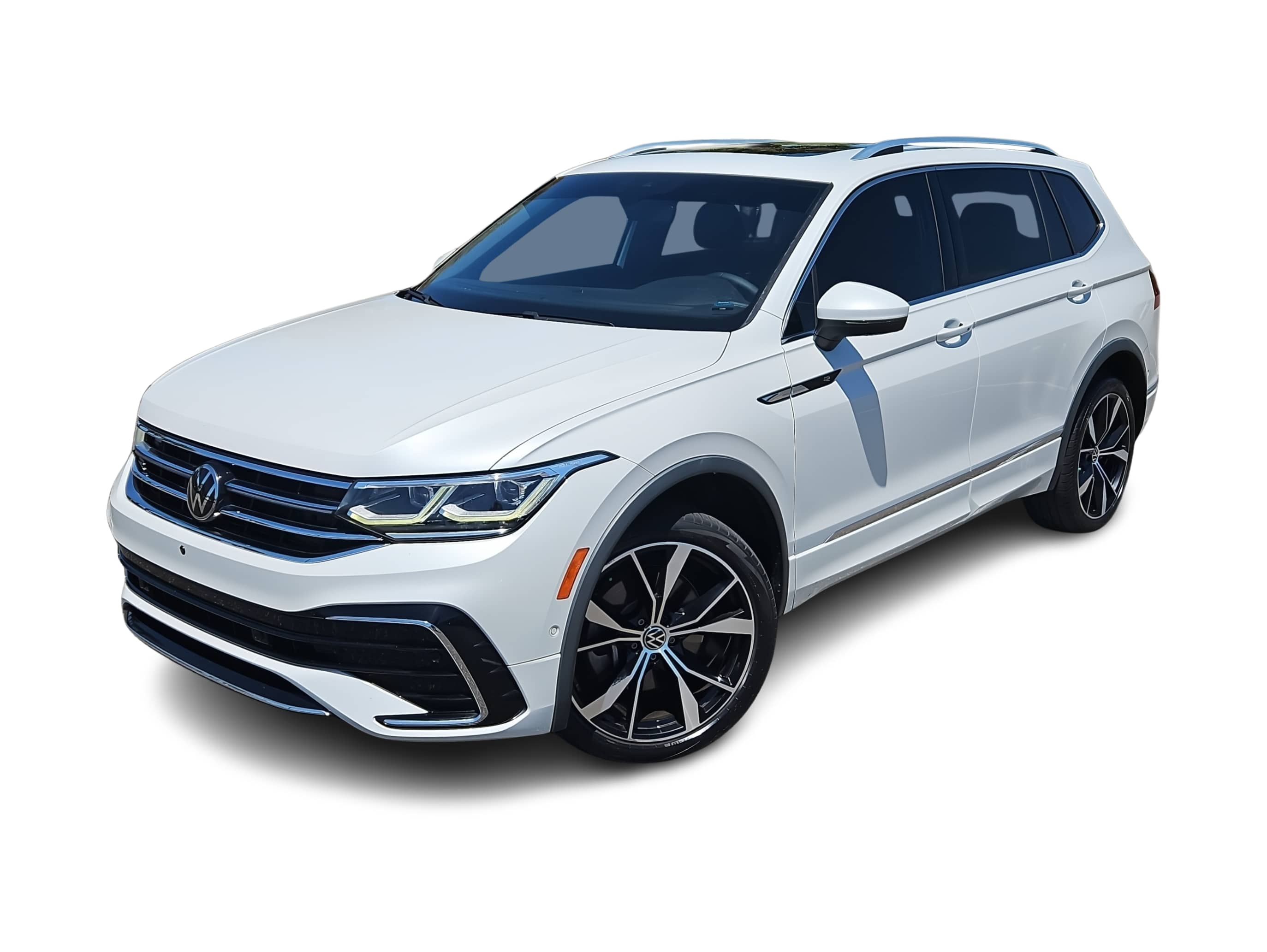 Thumbnail: 2022 Volkswagen Tiguan - 1