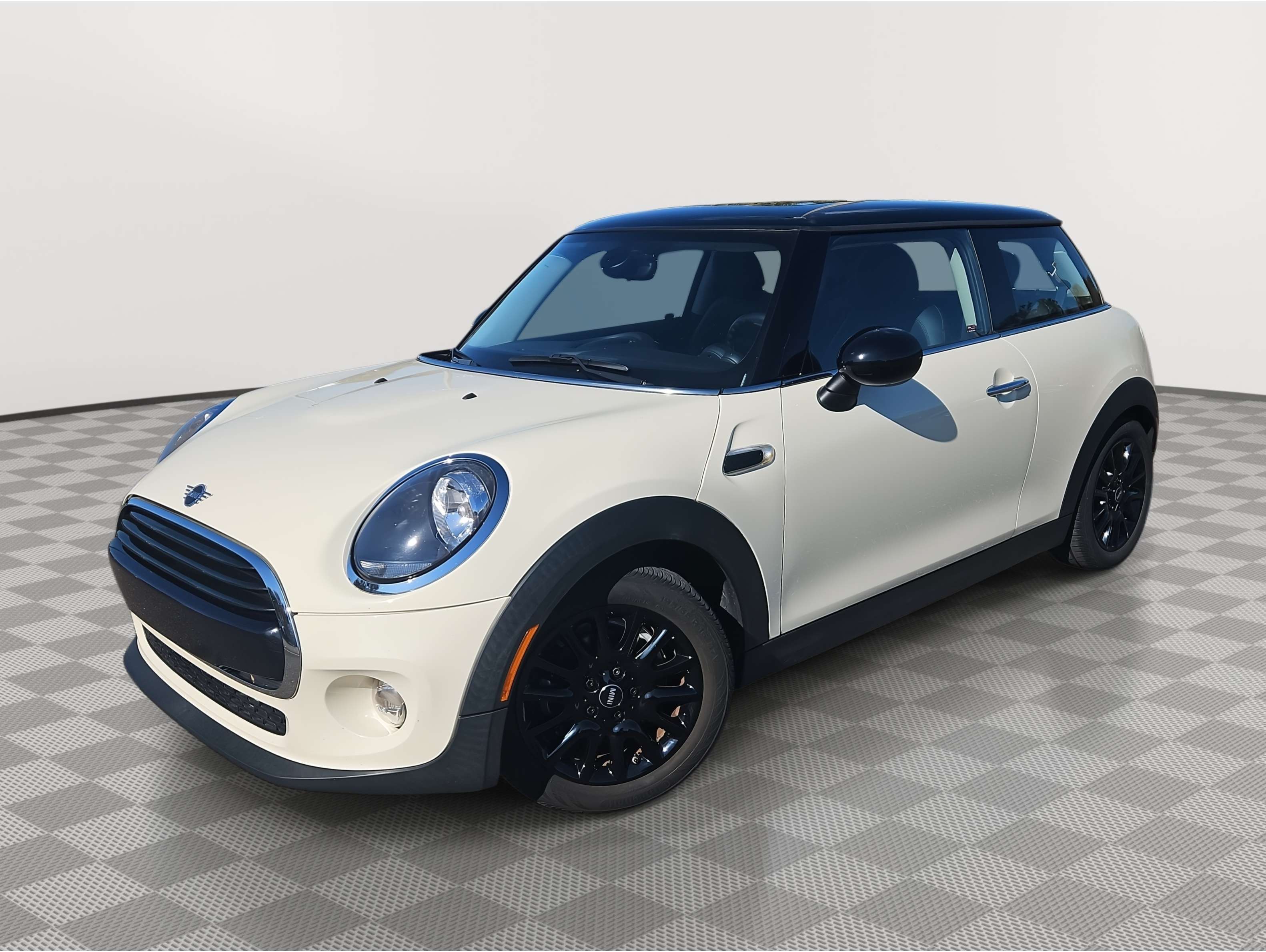 2019 MINI Hardtop 2 Door Base's photo