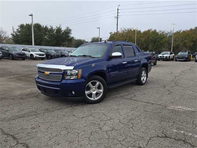 2013 Chevrolet Avalanche LT's photo
