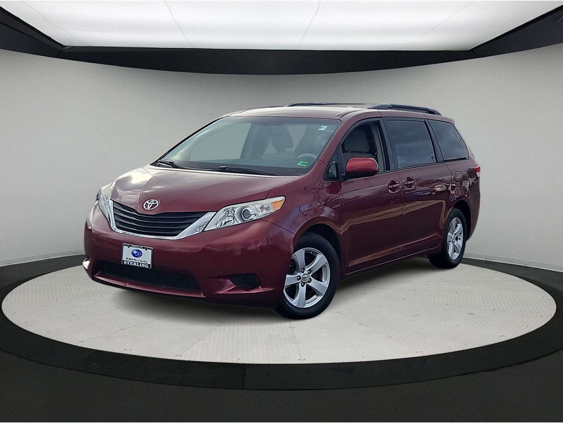 2011 Toyota Sienna LE's photo