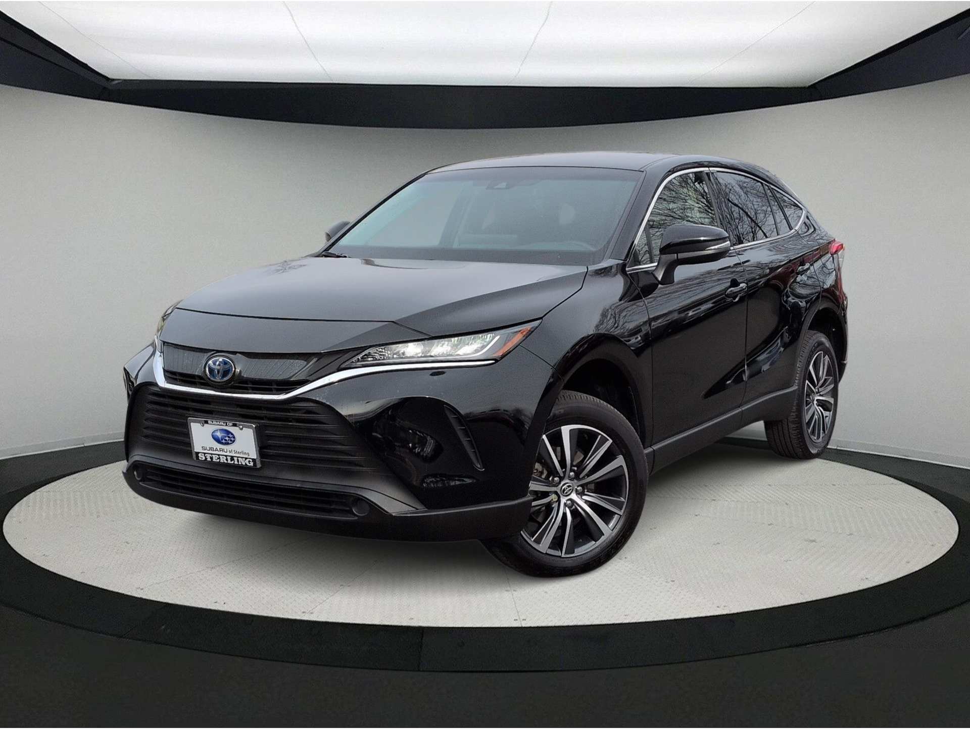2022 Toyota Venza LE's photo