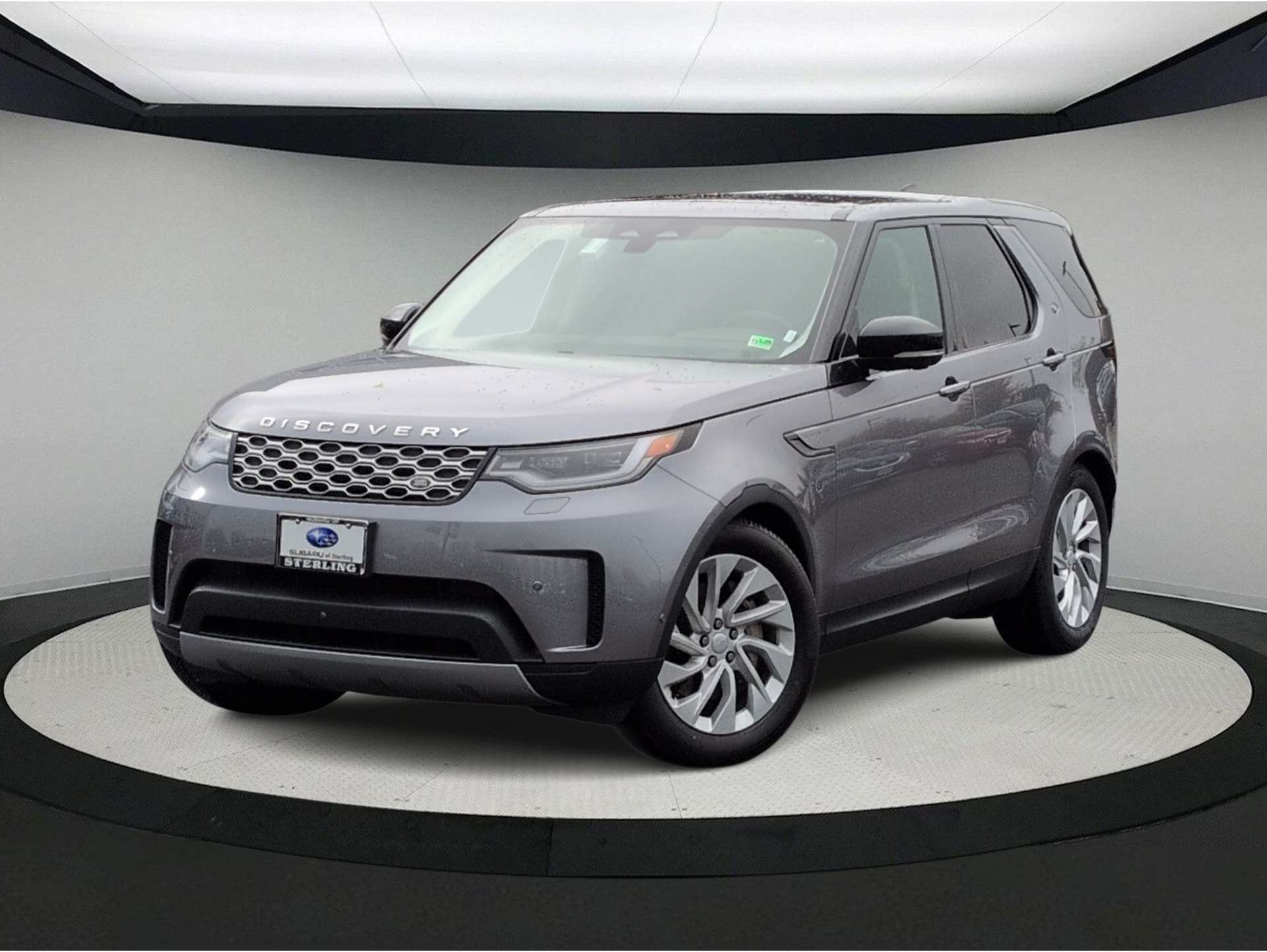 2024 Land Rover Discovery S's photo