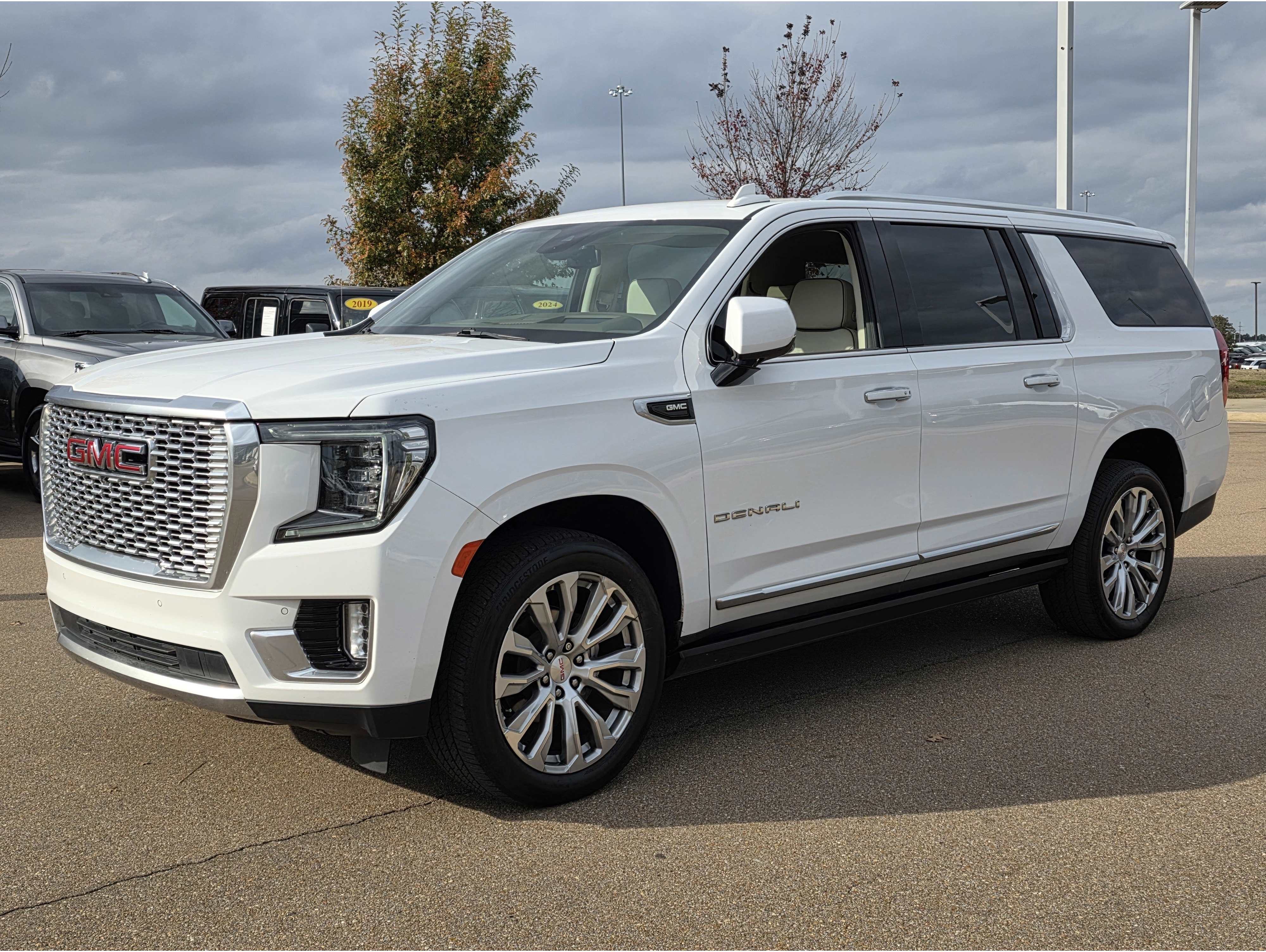 2022 GMC Yukon XL Denali's photo