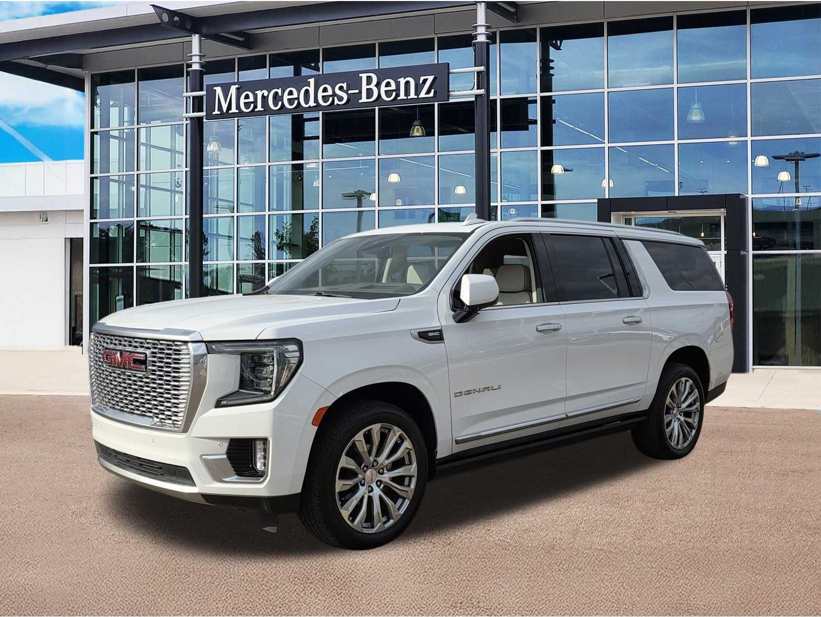 2022 GMC Yukon XL Denali's photo
