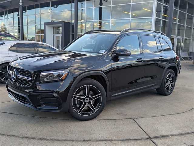 2026 Mercedes-Benz GLB Base's photo