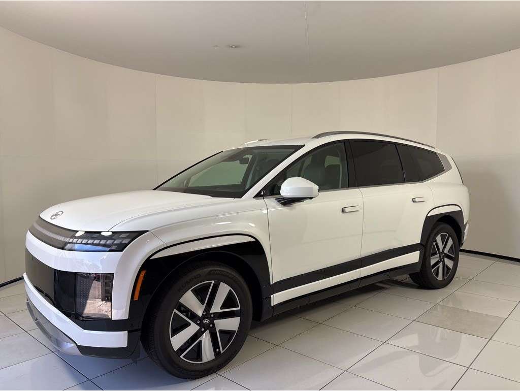 2026 Hyundai IONIQ 9 SEL's photo