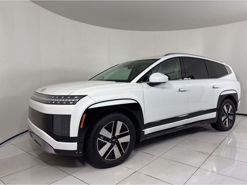 2026 Hyundai IONIQ 9 SEL's photo