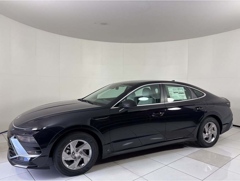 2025 Hyundai Sonata SE's photo