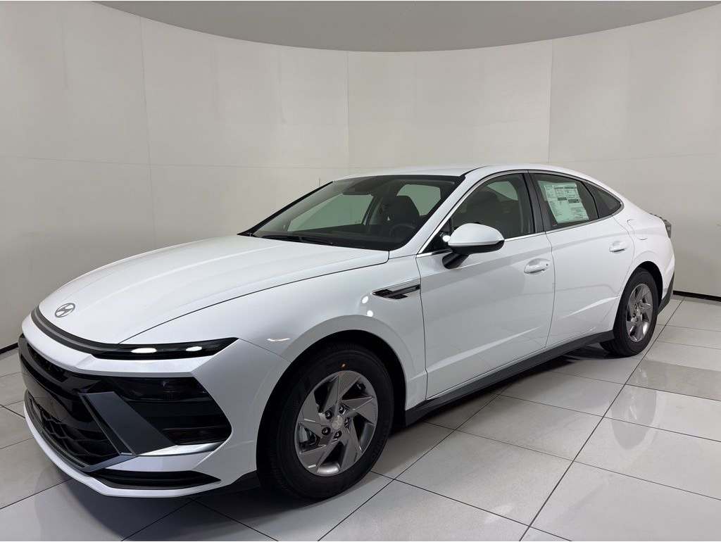 2026 Hyundai Sonata SE's photo