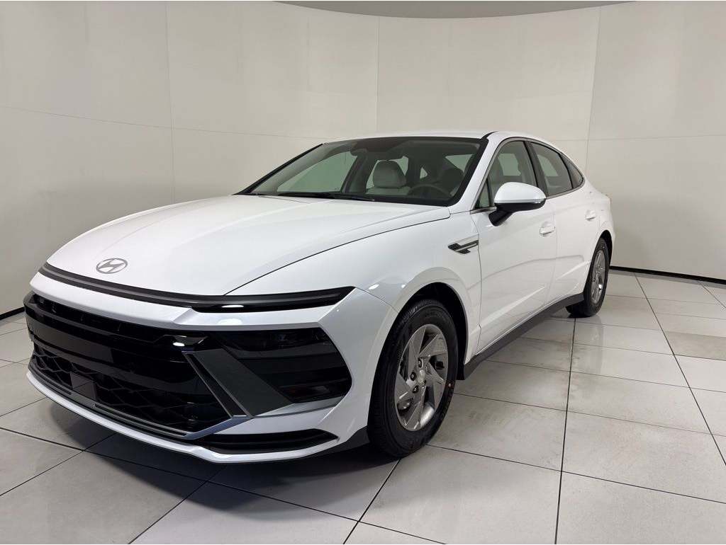 2026 Hyundai Sonata SE's photo