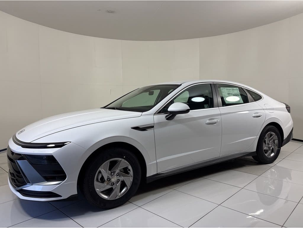 2025 Hyundai Sonata SE's photo