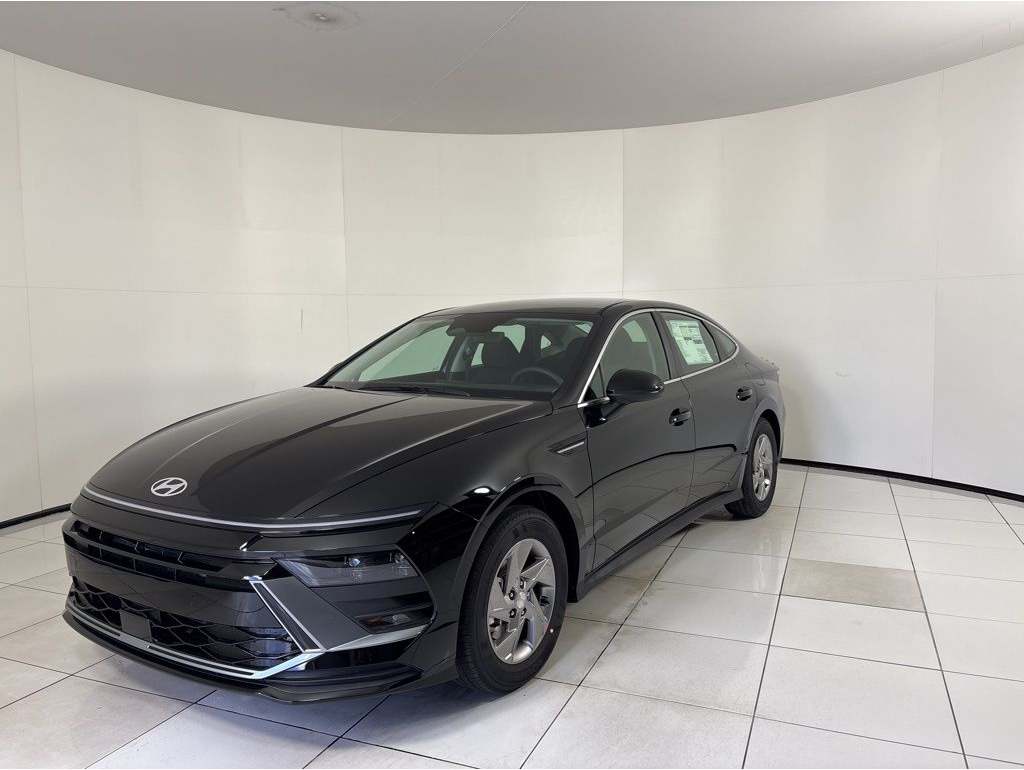 2026 Hyundai Sonata SE's photo