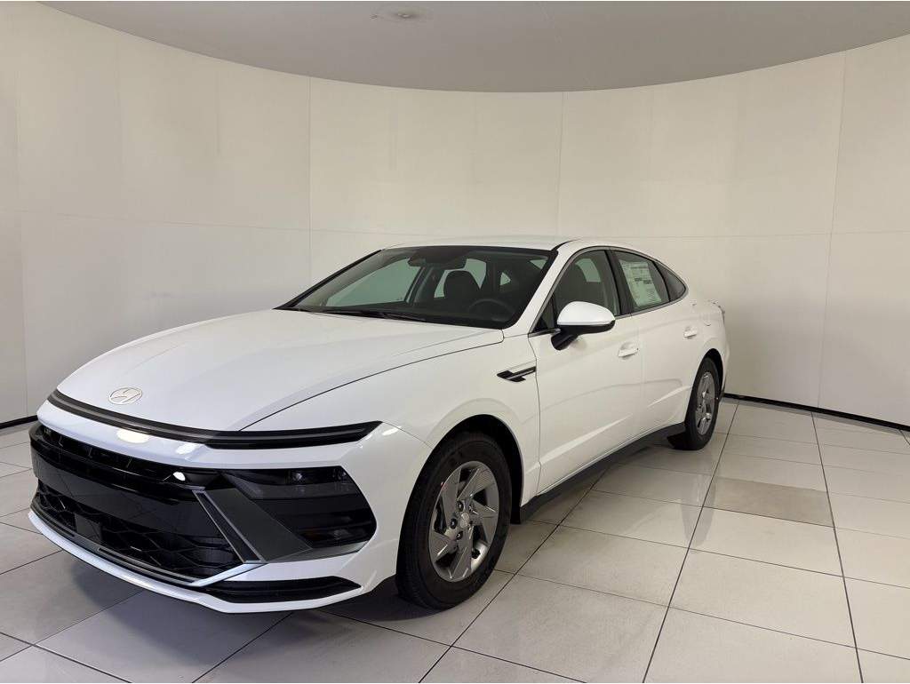 2026 Hyundai Sonata SE's photo