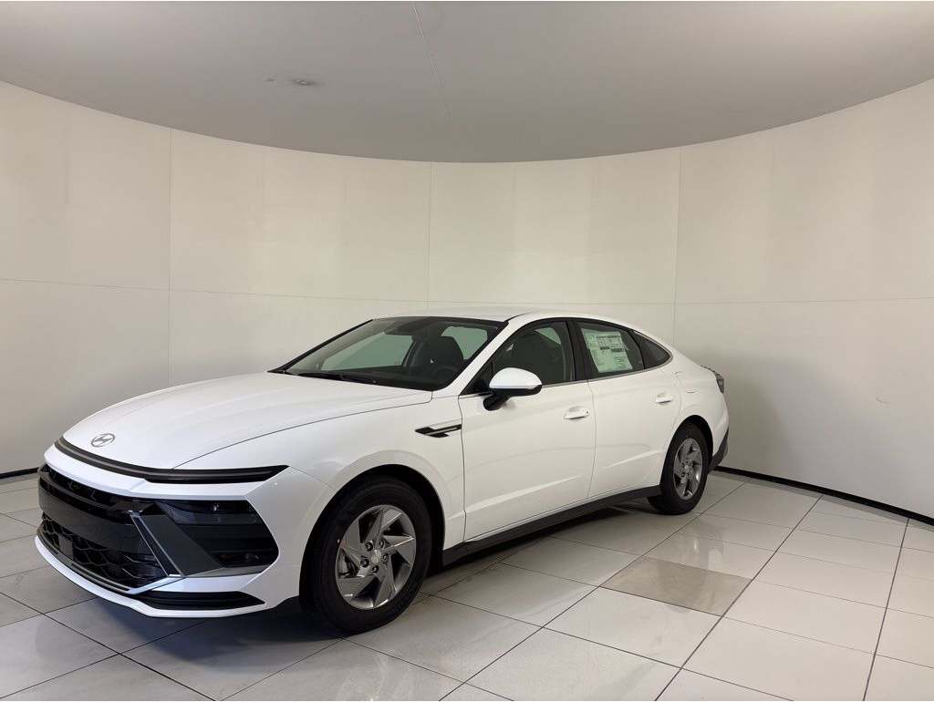 2026 Hyundai Sonata SE's photo