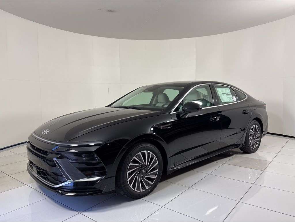 2025 Hyundai Sonata Hybrid SEL's photo