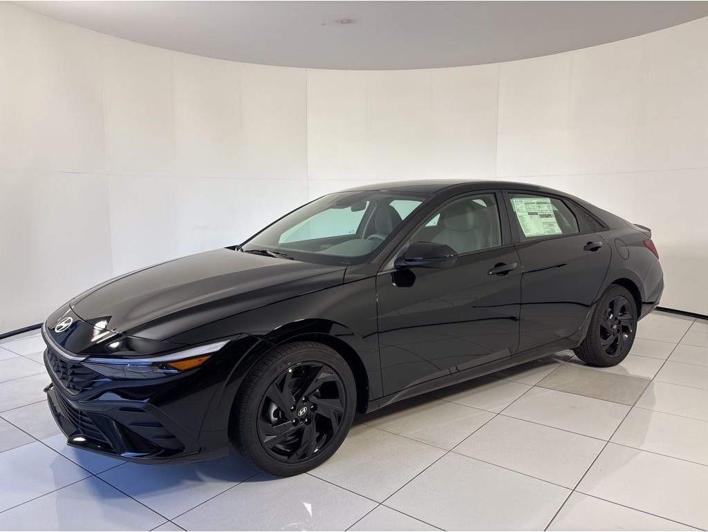 2026 Hyundai Elantra SEL's photo