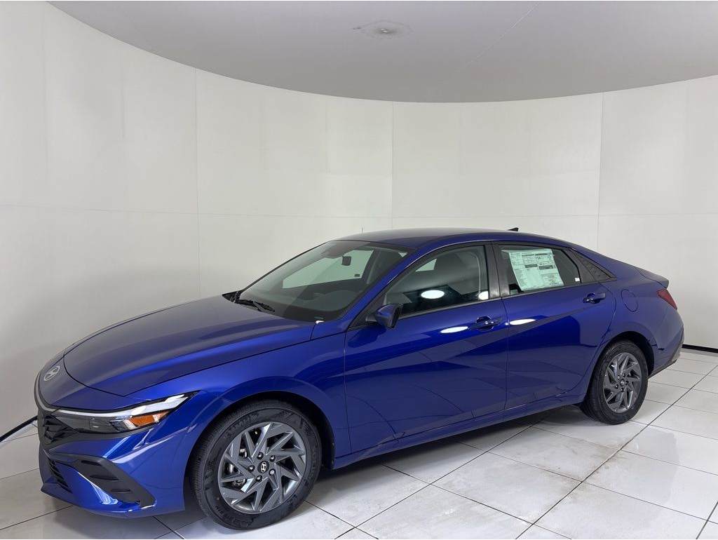 2025 Hyundai Elantra Blue's photo
