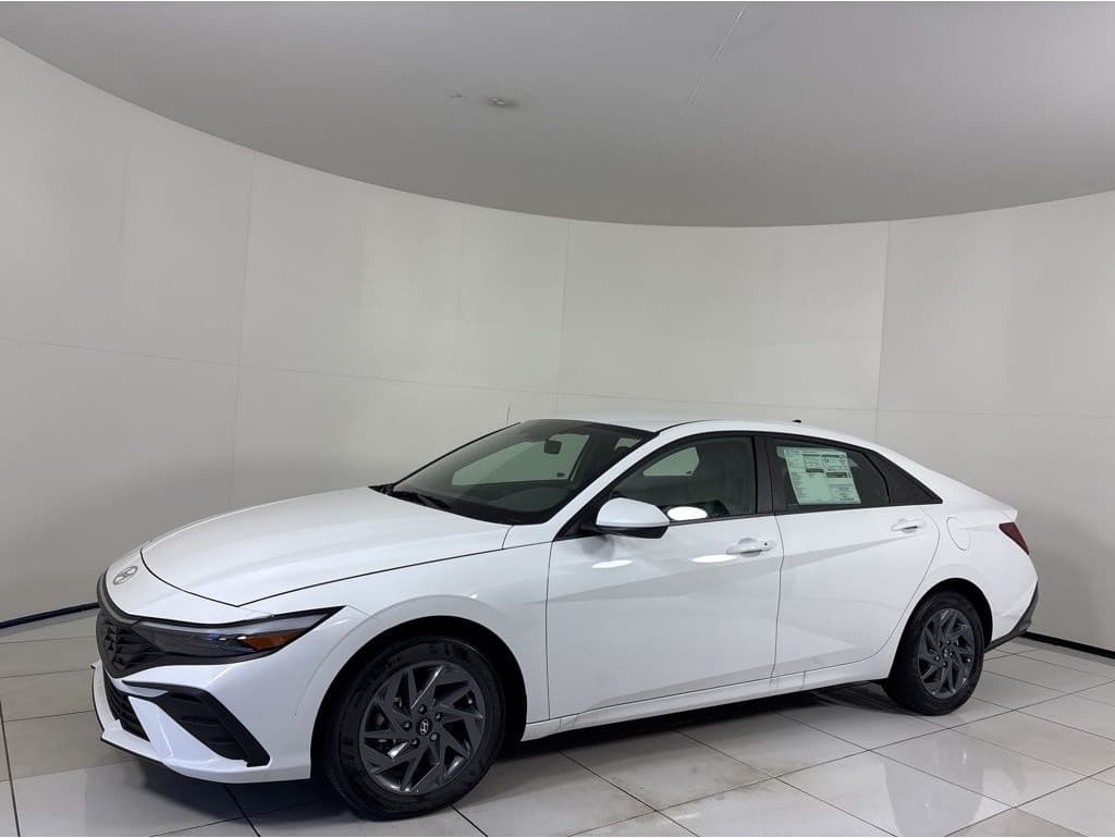 2025 Hyundai Elantra Blue's photo