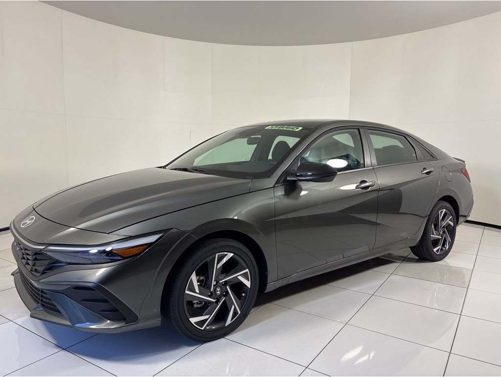 2025 Hyundai Elantra Blue's photo