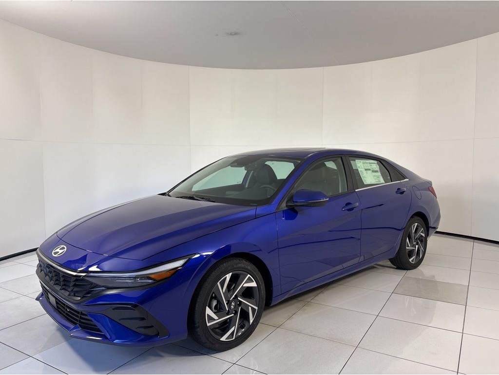 2025 Hyundai Elantra Limited's photo