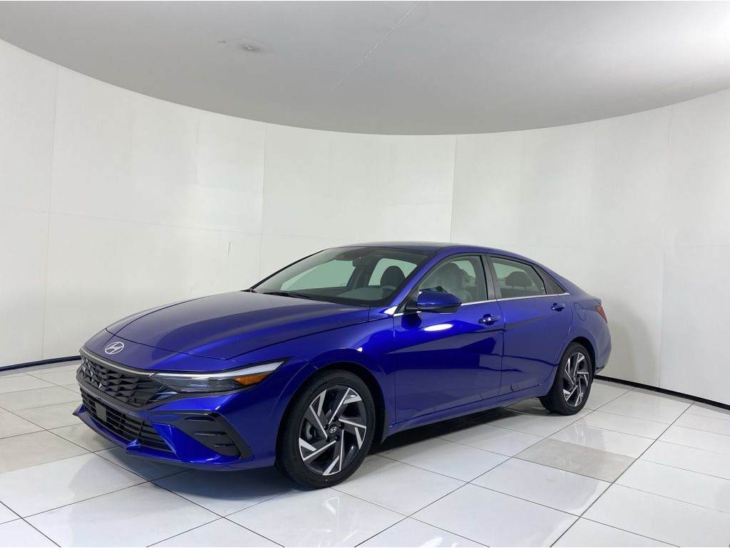 2025 Hyundai Elantra SEL's photo