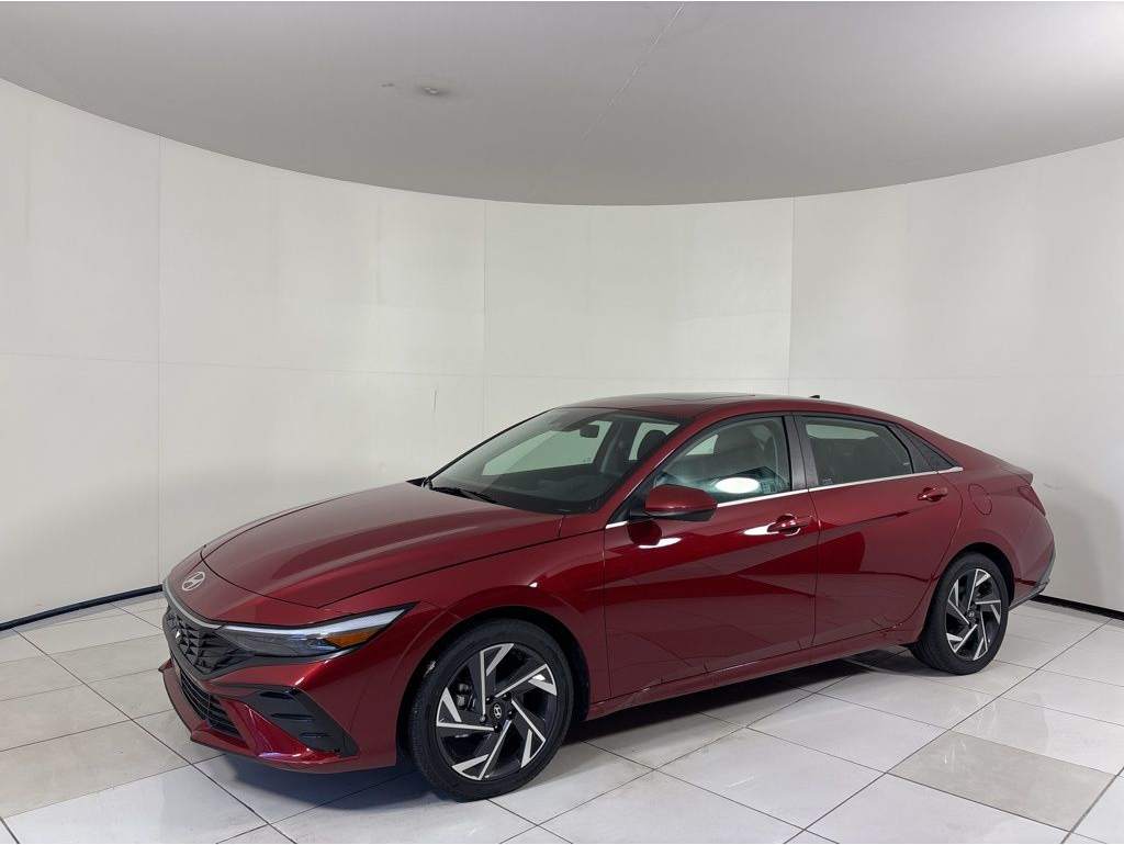 2025 Hyundai Elantra SEL's photo