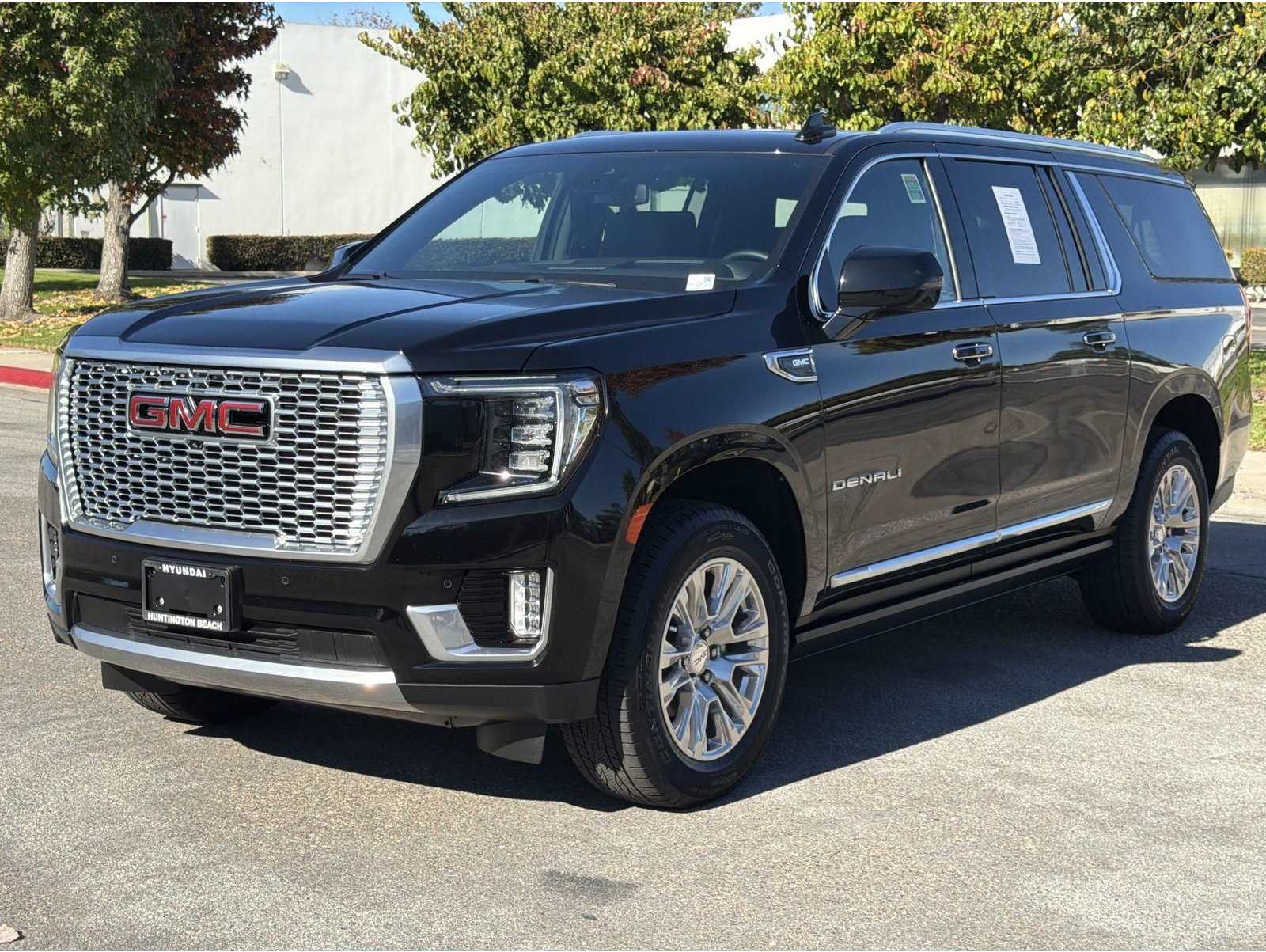 2023 GMC Yukon XL Denali's photo