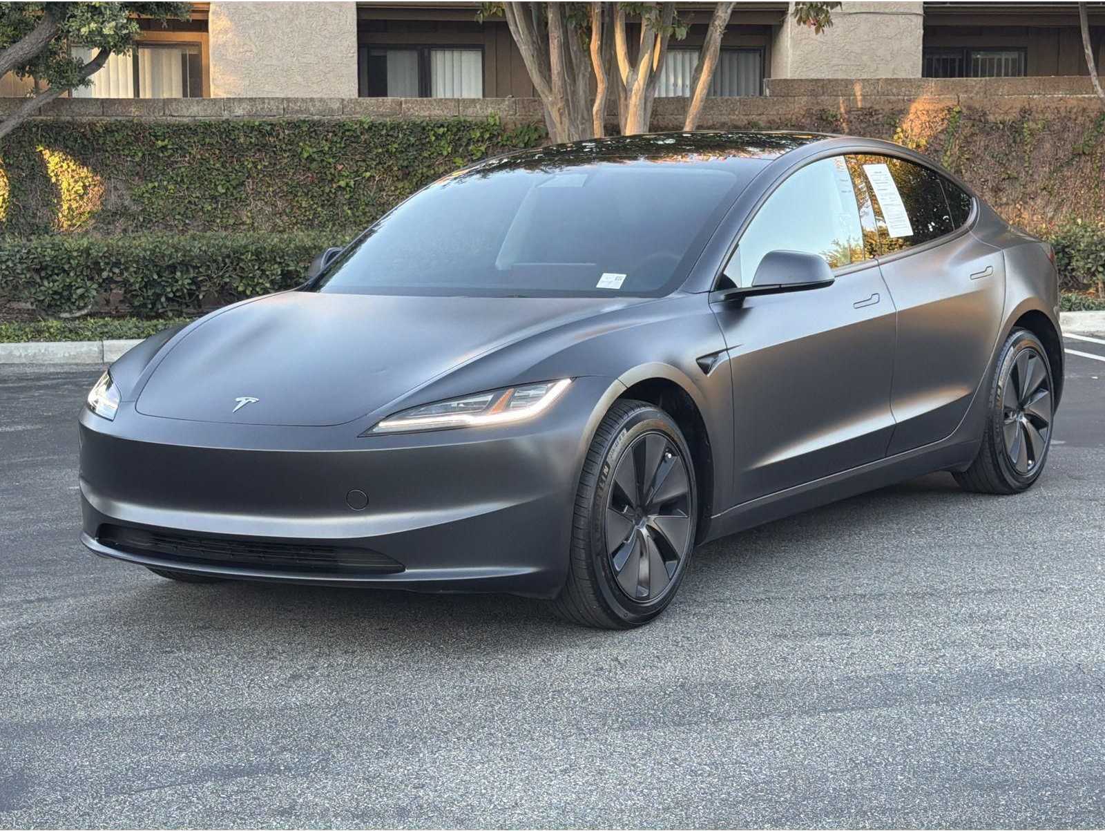 2025 Tesla Model 3 Performance's photo