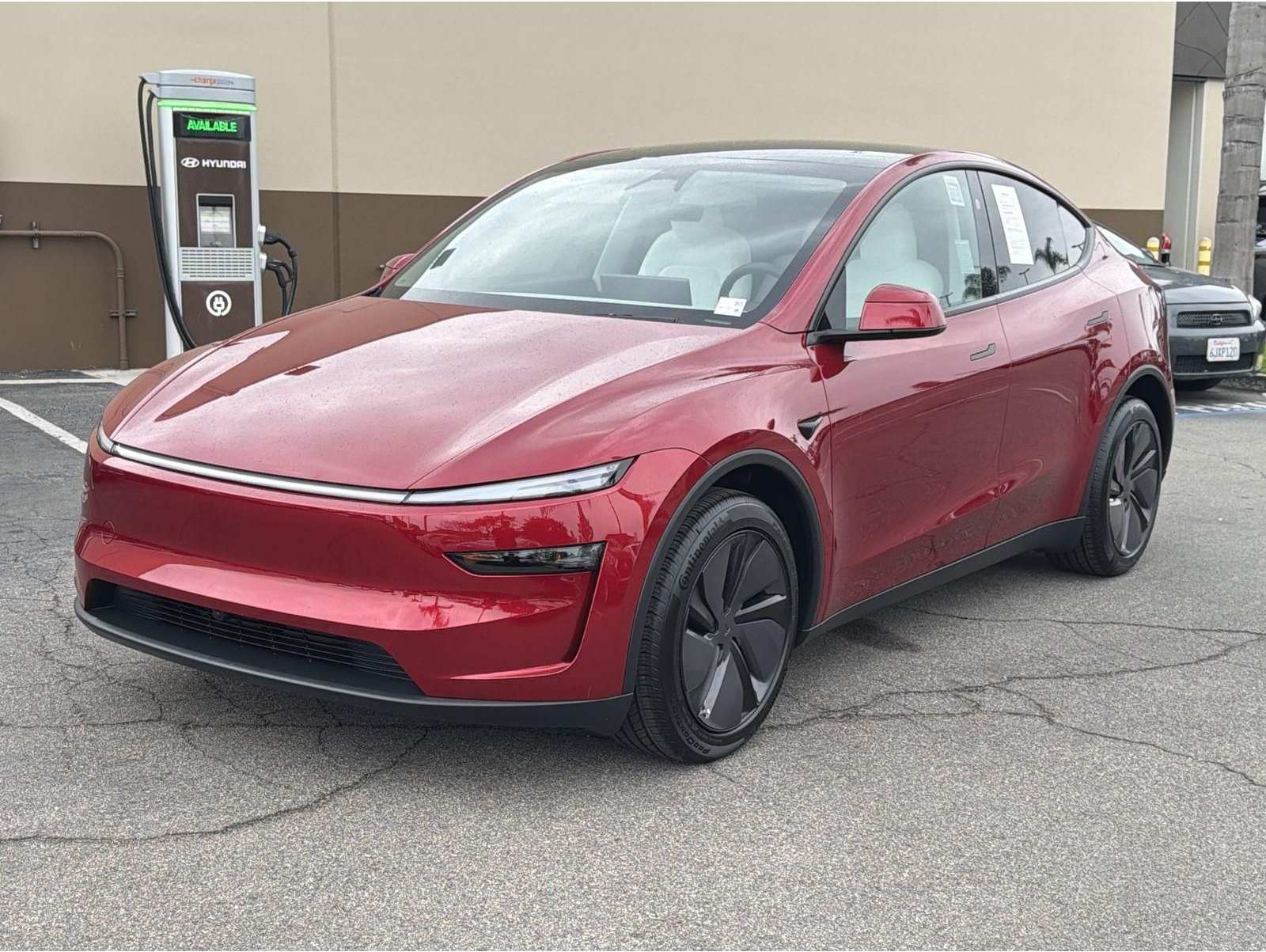 2026 Tesla Model Y Premium's photo