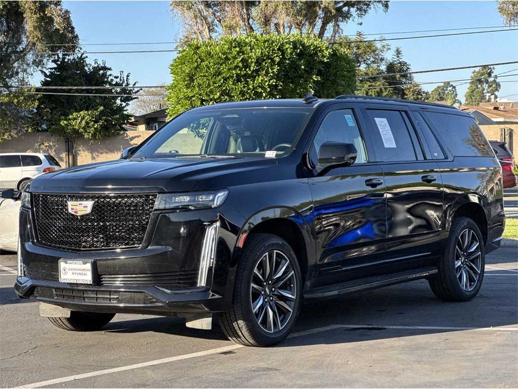 2023 Cadillac Escalade ESV Sport's photo