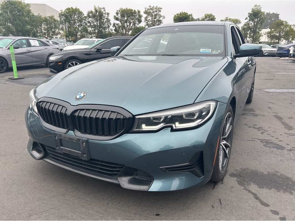 2021 BMW 3 Series 330i's photo