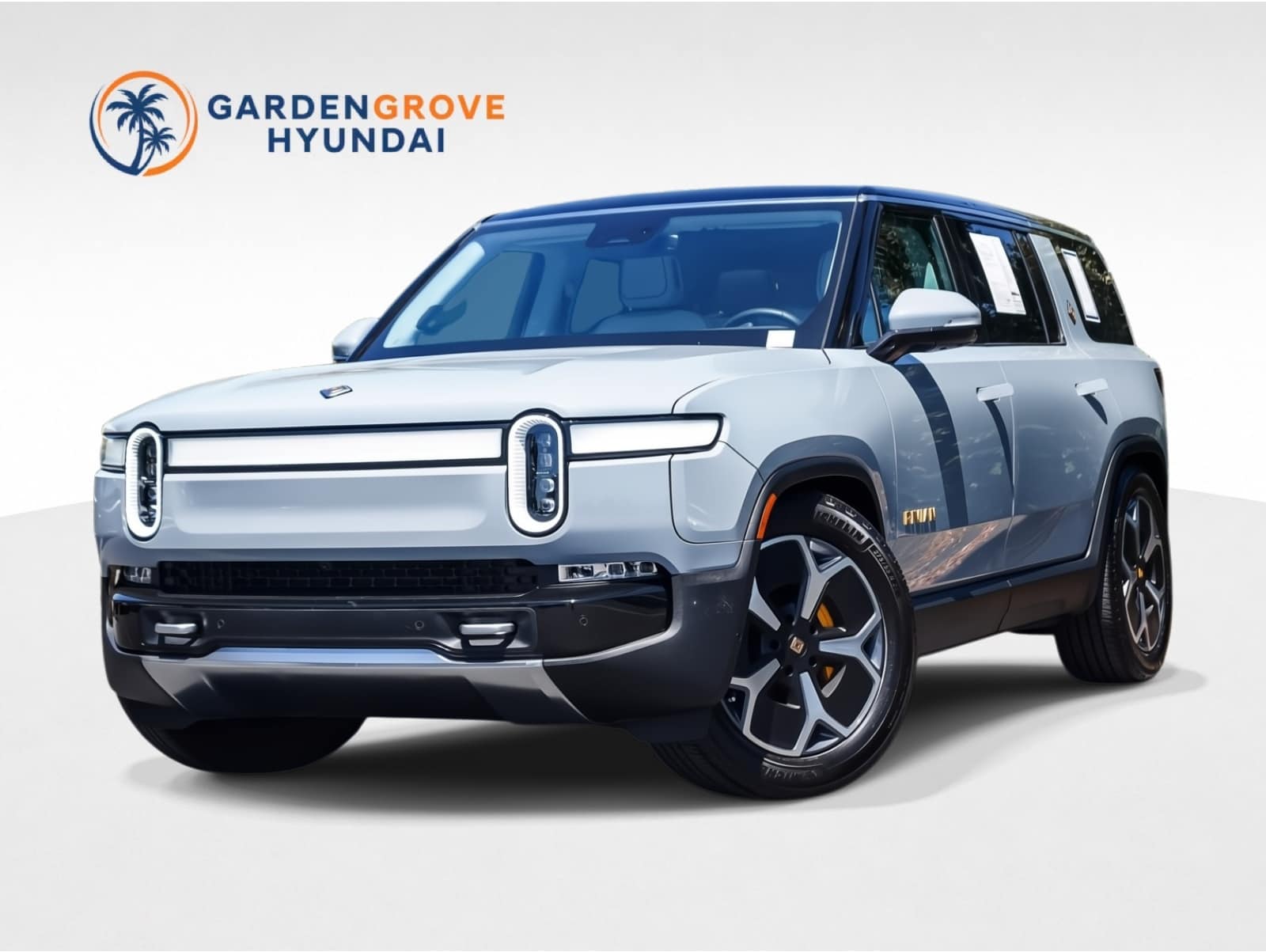 2024 Rivian R1S