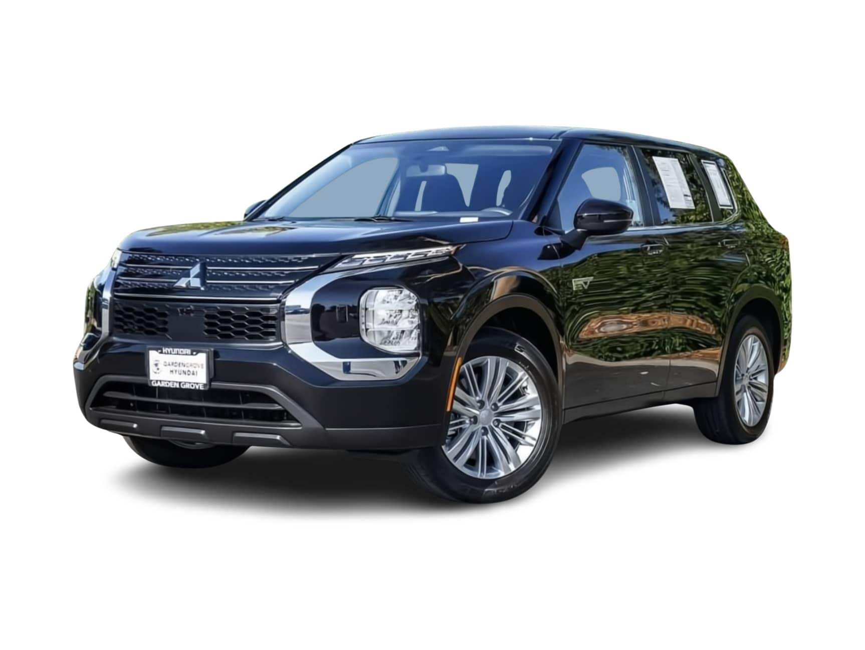 Thumbnail: 2025 Mitsubishi Outlander - 1