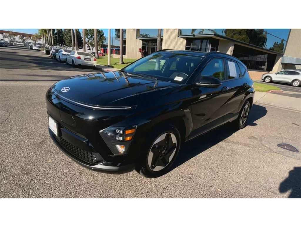 2025 Hyundai Kona EV SEL's photo