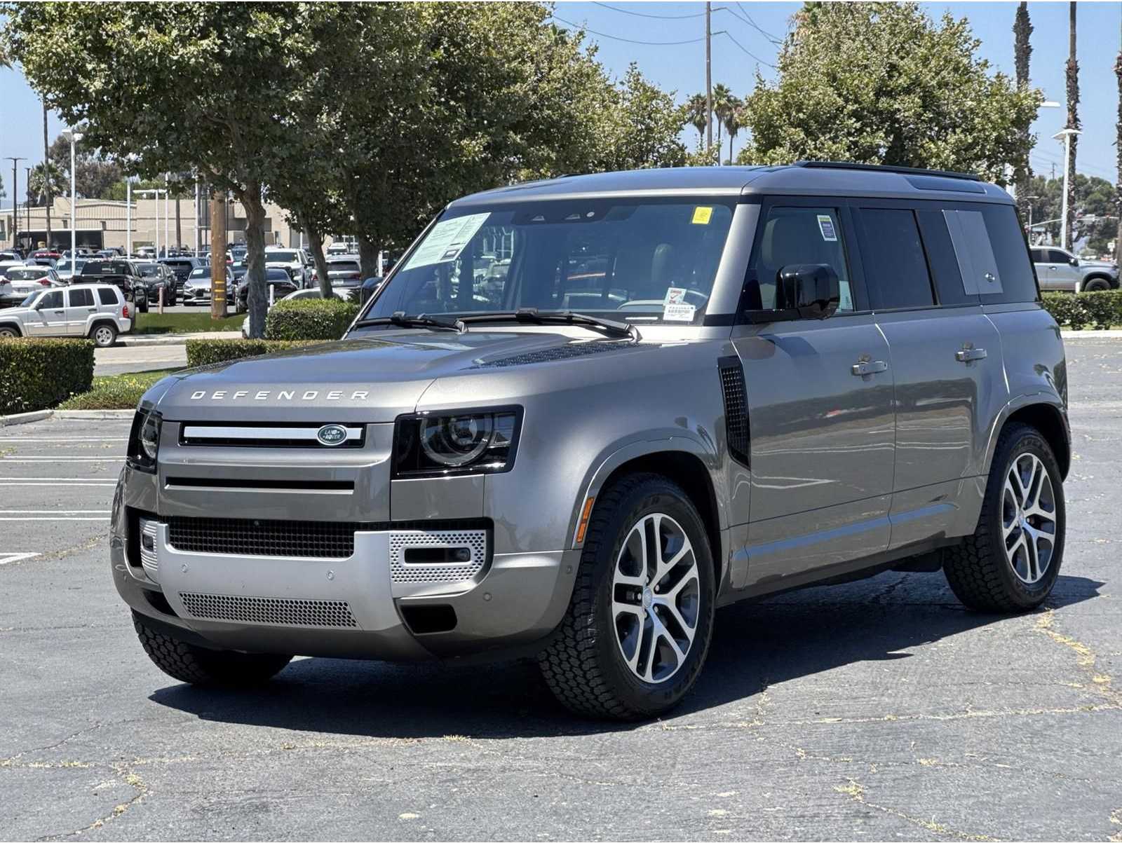 2022 Land Rover Defender XS Edition's photo